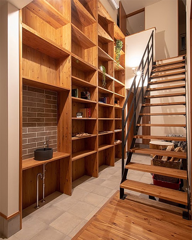 木目調の広めの土間