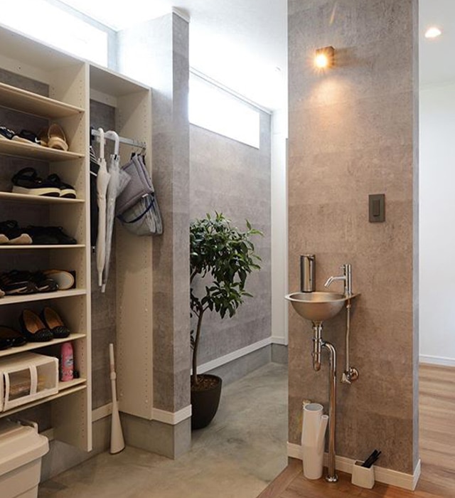 玄関手洗いのある土間