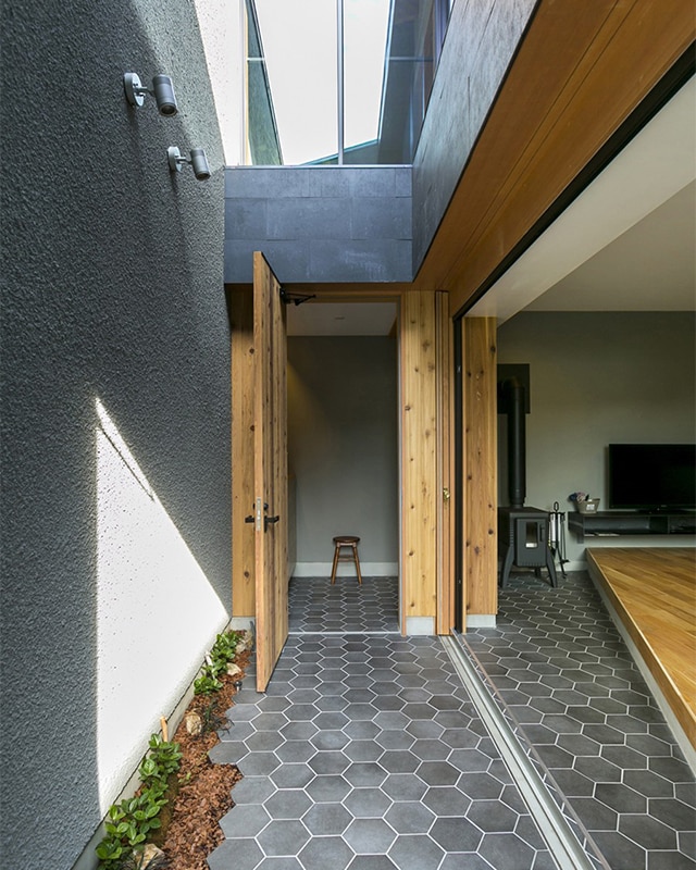 モザイクタイルを使った土間