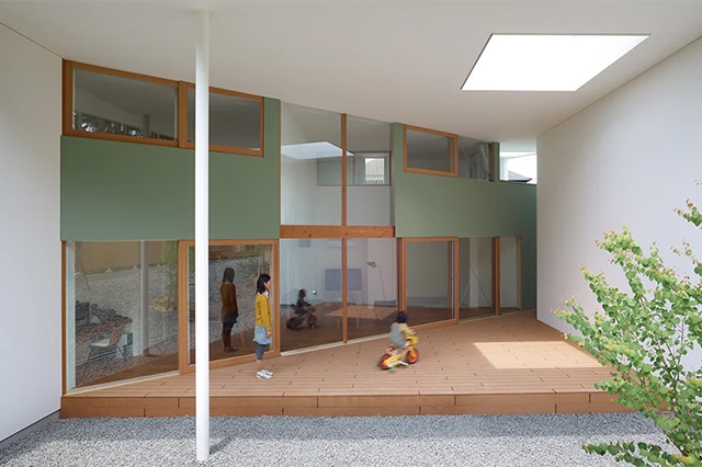 住まいのスタイリングアイデア「ウッドデッキ、タイルでつくる屋内と屋外をつなぐ家」